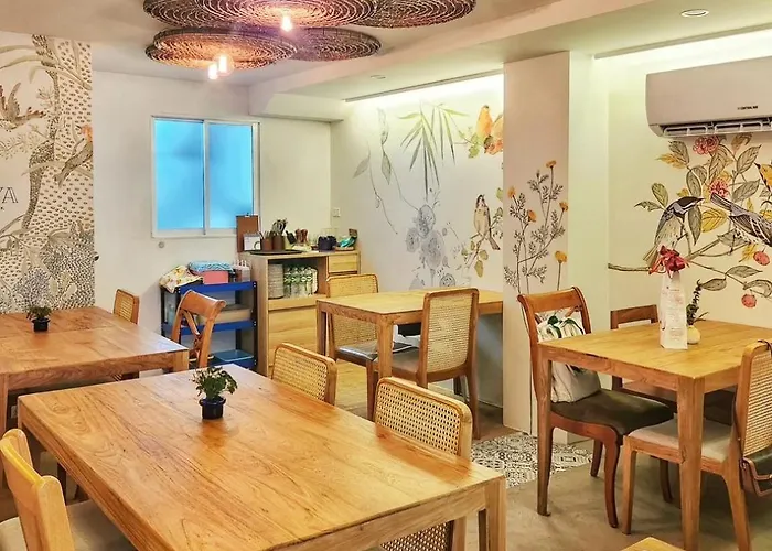מלון דירות Suraya 3*